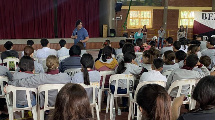 Alumnos de Tilisarao participaron de la charla ‘Un vistazo a la discapacidad’