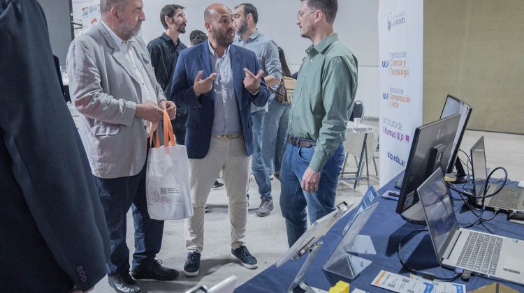 La ULP presentó su tecnicatura en Finanzas en la Expo Carreras 2025 ‘Mi meta’