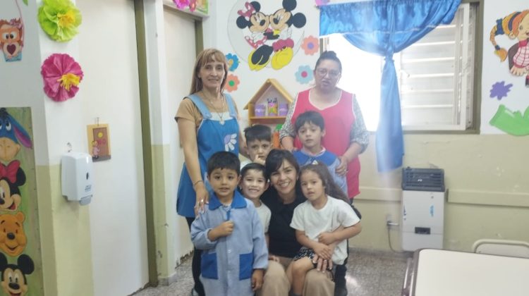 Acompañan a estudiantes en su paso a una nueva etapa educativa en Luján y Leandro N. Alem