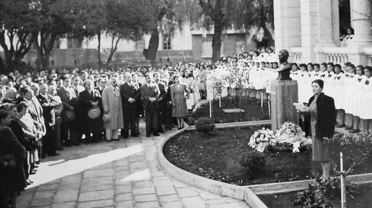 Permanece abierta la muestra fotográfica ‘Efemérides educativas’