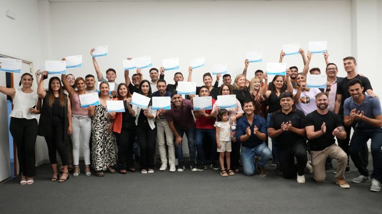 Con la entrega de certificados, finalizó el curso de árbitro provincial de fútbol en Quines