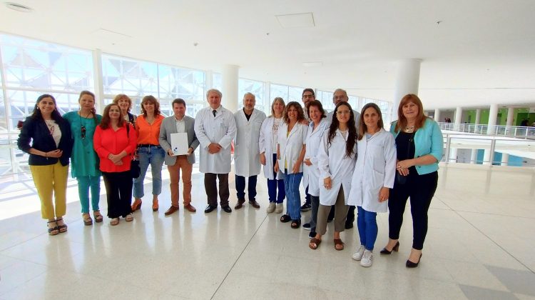 El Hospital Central y la FQByF acuerdan prácticas pre-profesionales supervisadas