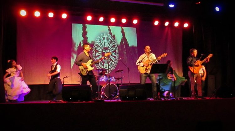 El grupo ‘Inti Takiri’ llevó folclore y tradición al Teatro San Francisco