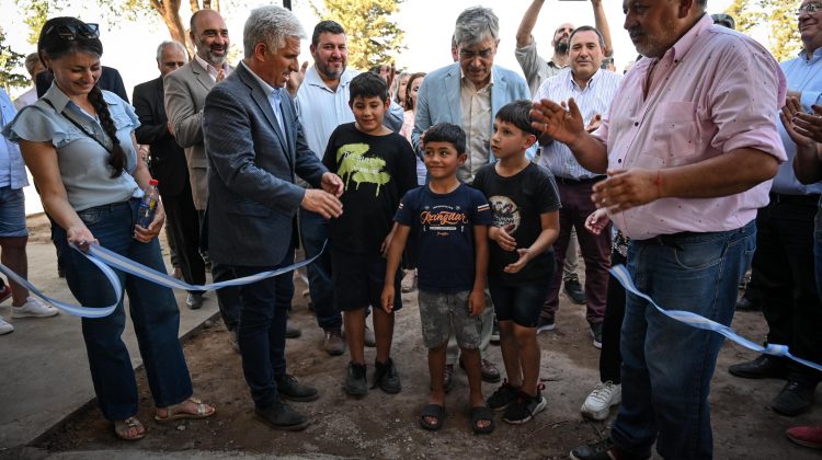 Poggi acompañó la inauguración de una planta de derivados lácteos en Tilisarao