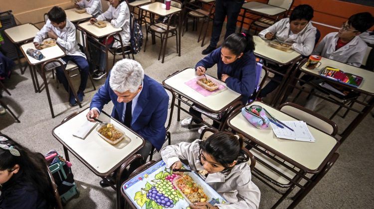 “Llegamos a final de año con la mitad de la matrícula con el almuerzo nutricional en la escuela”