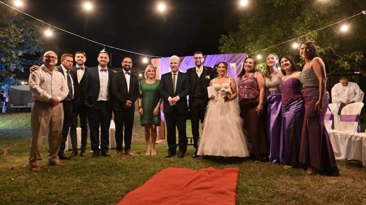 El Gobernador asistió a la boda del intendente de Merlo