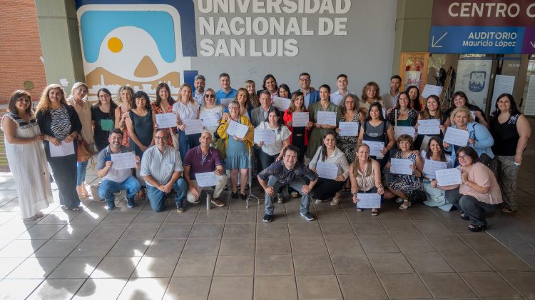 Con la entrega de certificados, concluyó una diplomatura orientada en discapacidad