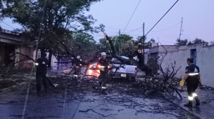 El Gobierno atiende las necesidades de los vecinos afectados por la tormenta