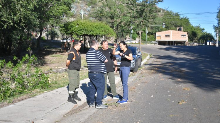 Gobierno y Municipio despejan las calles de Juana Koslay