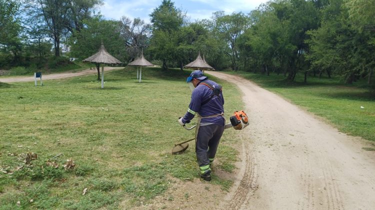 San Luis Agua realiza trabajos de mantenimiento en el Dique Vulpiani