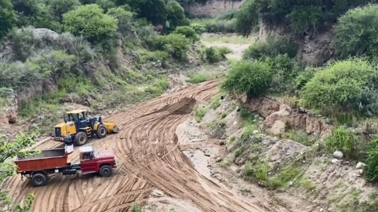 San Luis y Córdoba intensificarán el monitoreo de extracción de áridos en el arroyo Piedras Blancas