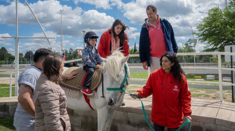 Amplían el cupo de alumnos para dos escuelas de equinoterapia de la provincia