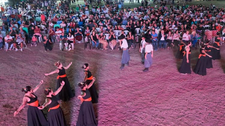 Saladillo le rindió homenaje a las guitarras de San Luis y de Cuyo