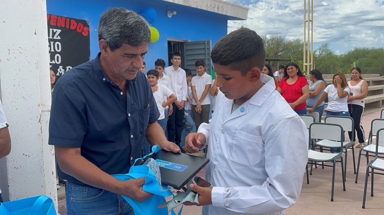 Expectativa, emoción y orgullo en el arranque escolar en La Botija