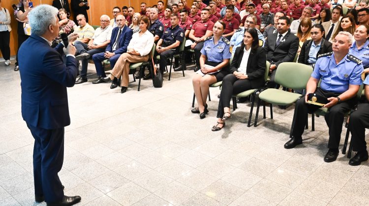 El cuerpo de Bomberos de la Policía celebró 79 años de vida y recibirá nuevos equipos