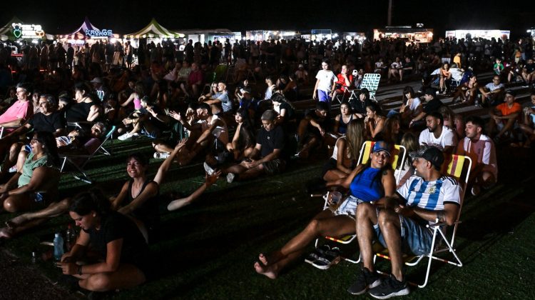 Amplia concurrencia en la primera noche de la Fiesta de la Cerveza Sanluiseña