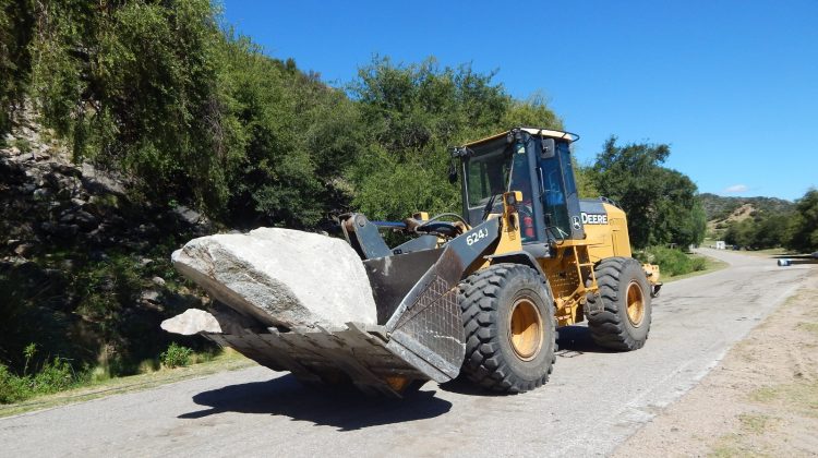 Vialidad Provincial trabaja para recuperar el paso entre Nogolí y Río Grande 