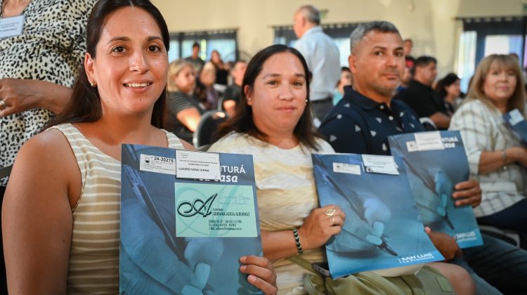 Familias de La Punta fortalecieron la seguridad jurídica sobre sus viviendas con ‘Escriturá tu Casa’