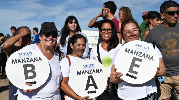 La edificación de un sueño: cientos de familias vieron el avance de sus casas en Villa Mercedes