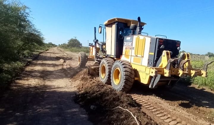 Los equipos de Vialidad Provincial trabajaron en Pampa Grande y Los Chañares