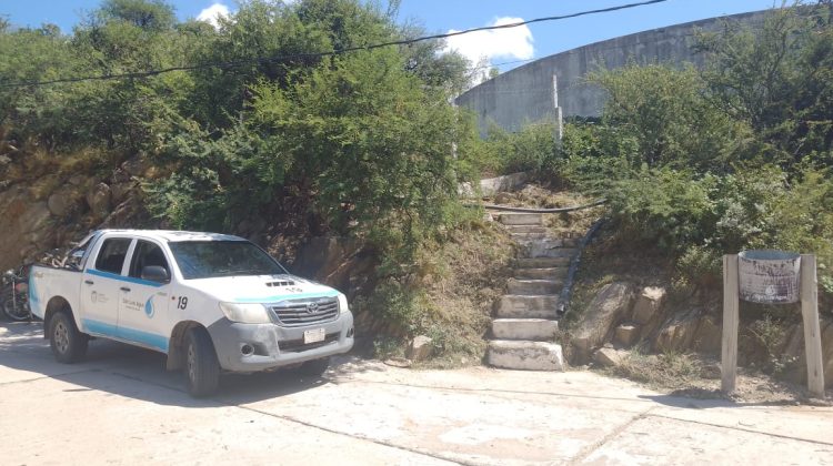 San Luis Agua limpió el peridique del embalse de Luján