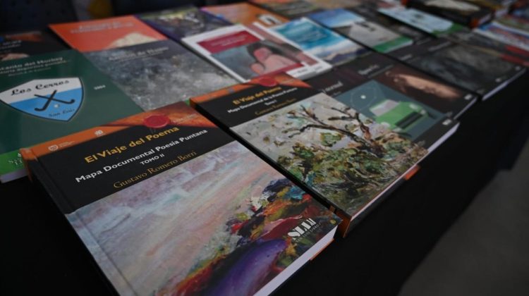 Café literario: exponen obras de poetas sanluiseños