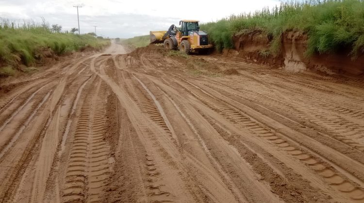 Vialidad realiza reparaciones en las zonas aledañas a Represa del Carmen y La Cumbre