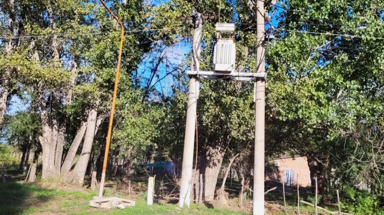 Avanza la obra para proveer energía eléctrica en el barrio Estación del Ferrocarril de Concarán