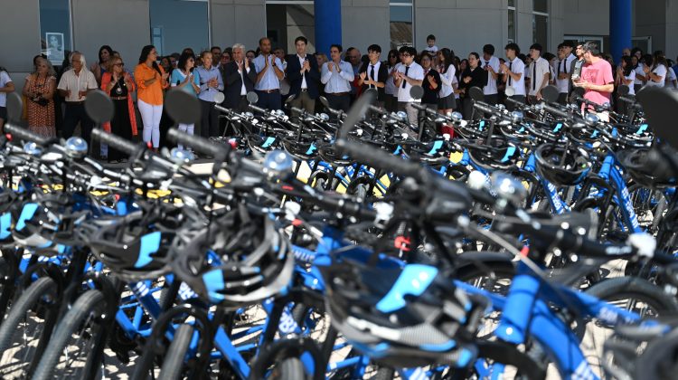 TuBi 2025: La Toma vivió una entrega masiva de bicicletas