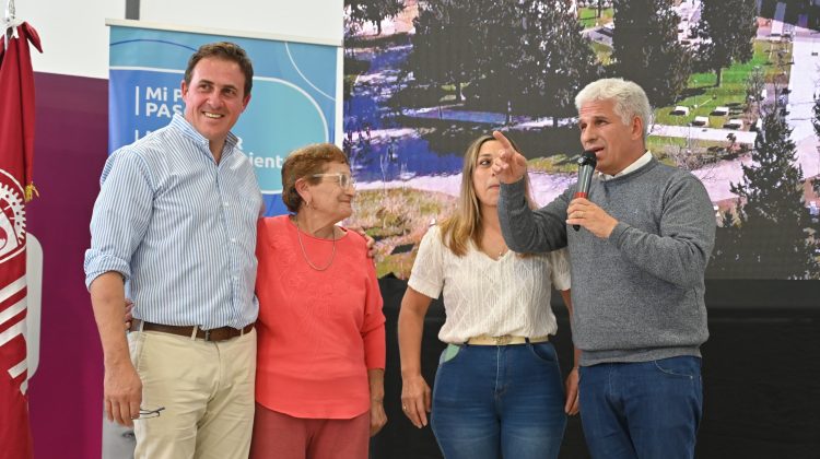 Dos familias del departamento Dupuy ya son las propietarias legítimas de sus viviendas