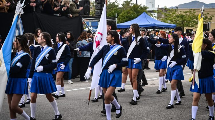 Hay tiempo hasta el martes 20 para inscribirse y participar del desfile del 25 de Mayo