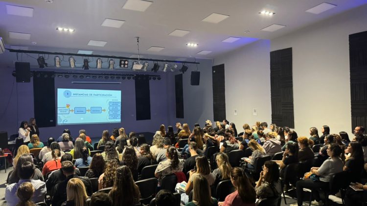 Con gran participación, se realizó una charla informativa para la Feria de Ciencias