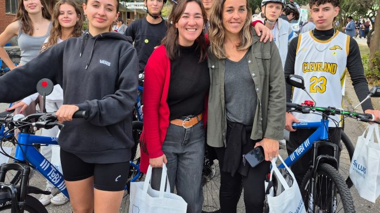 “La bici es clave para que los chicos de zonas alejadas puedan venir a la escuela”