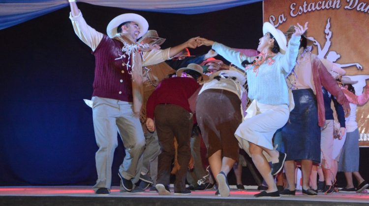 La academia ‘La Estación Danza’ realizó su segundo certamen competitivo en Quines