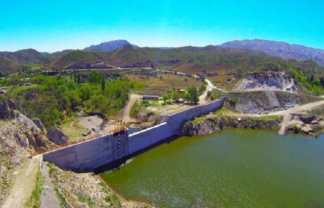 Dique La Estrechura: ingeniería, desarrollo y turismo entre sierras
