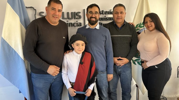 Jonás Guzmán, un joven recitador que se destaca en festivales provinciales