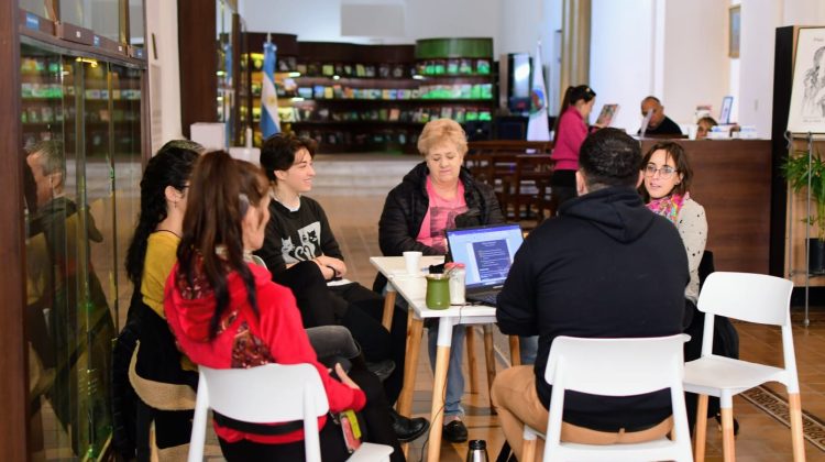Comenzó el taller de escritura ‘Tinta en Libertad’ en el Café Literario de San Luis Libro