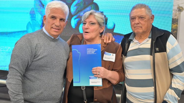 Gracias al programa y al Gobernador de la Provincia pudimos comprar indumentaria”