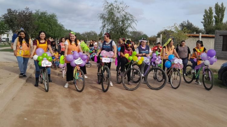 Las familias del CDI ‘Pequeños Capitanes’ disfrutaron de una aventura sobre ruedas 