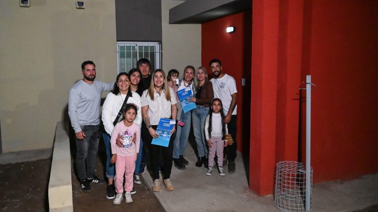 “Había dado por perdida la casa, pero gracias al Gobernador hoy puedo darle un hogar a mis hijas”
