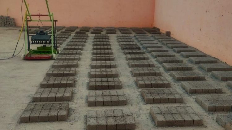 Internos de la penitenciaría se capacitan en la fabricación de adoquines