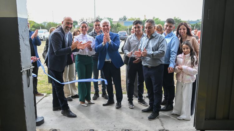 Respaldo al sector privado: Poggi participó de la inauguración de la fábrica Polímeros San Luis