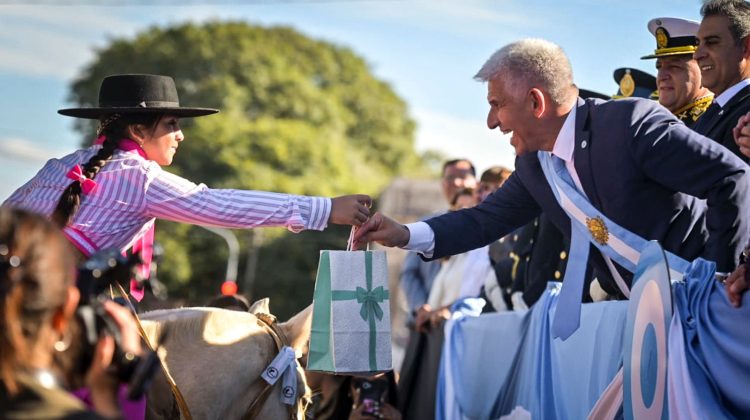 En foco: Todas las fotos del desfile del 25 de Mayo en San Luis