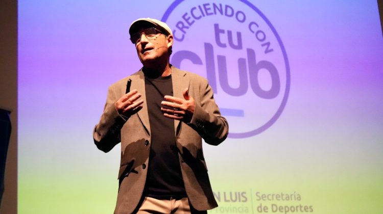 ‘Cachito’ Vigil brindó la segunda capacitación de ‘Creciendo con Tu Club’