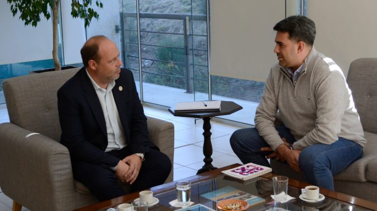 El ministro Amondarain recibió al intendente de Paso Grande