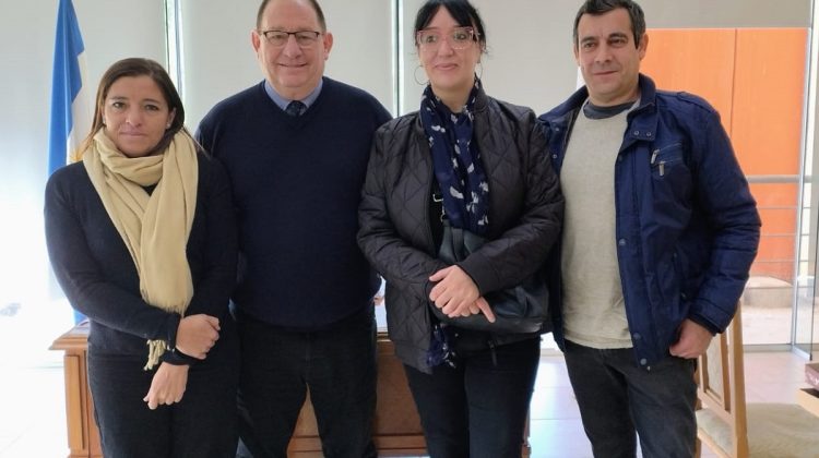 Bertolini recibió a representantes de la Fundación Universidad Popular Paulo Freire
