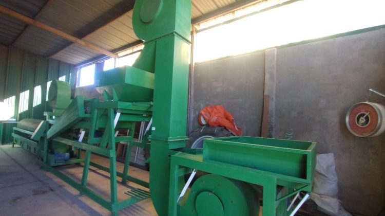 La peladora de almendras volvió a estar a disposición de los productores de la provincia