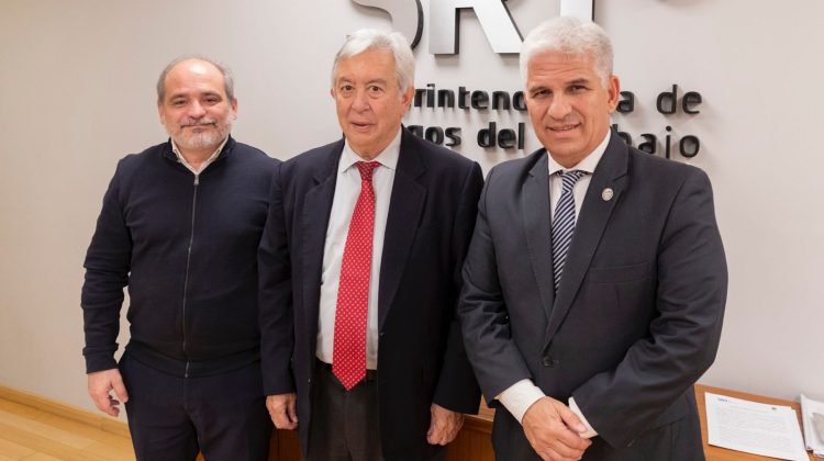 El Gobernador firmó un convenio que mejorará la prevención de riesgos laborales