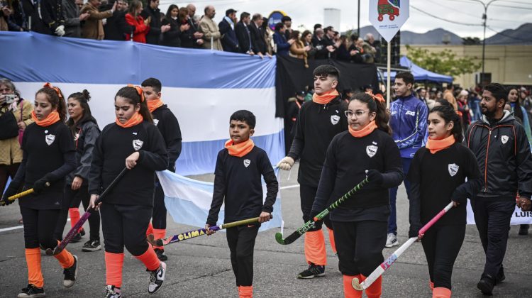 Ya hay más de 100 escuelas inscriptas para el desfile del 25 de Mayo