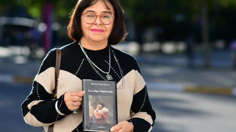 En un clima de emoción, Myriam Mercau presentó ‘La culpa duplicada’